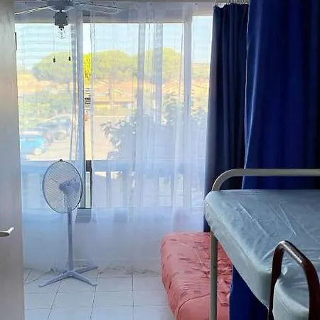 Aux Amarines Au Bord De La Du Grazel アパート